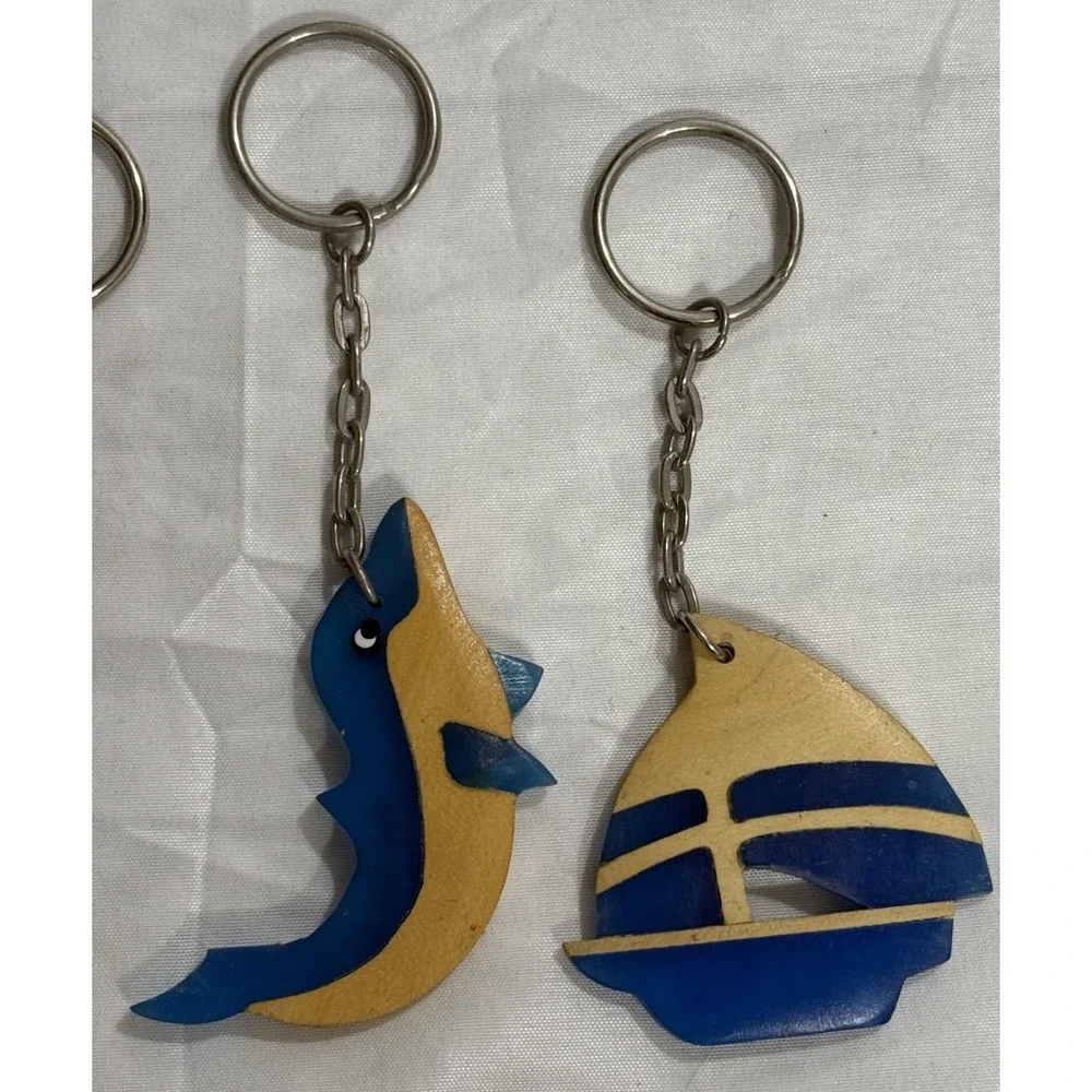 Lot of 4 Souvenir Keyrings Myrtle Beach, SC Shell, Dolphin, Sailboat,‎ Shark